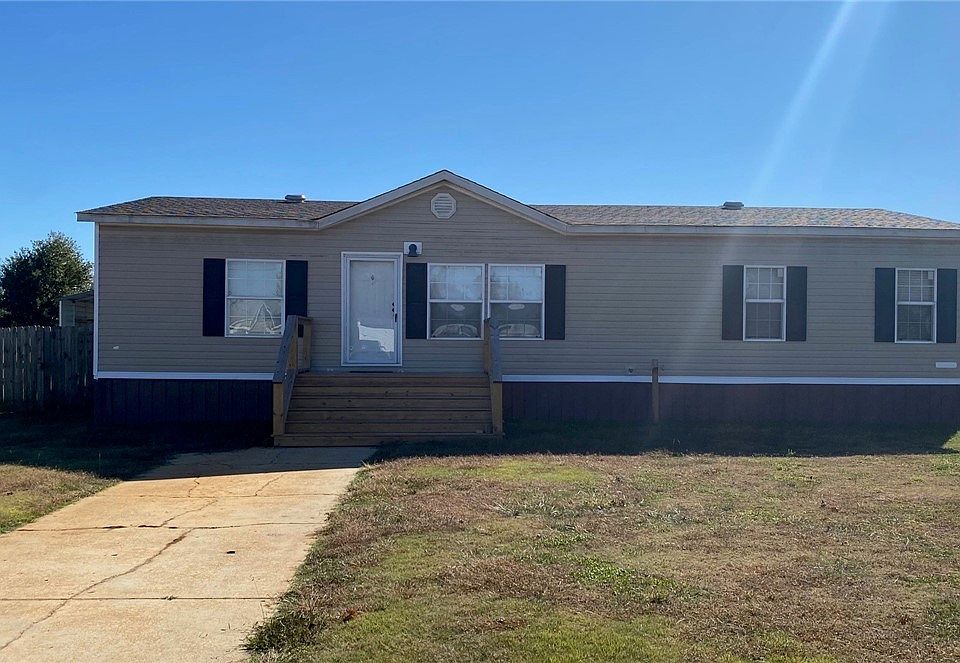 1st image of 4129 5th St NE