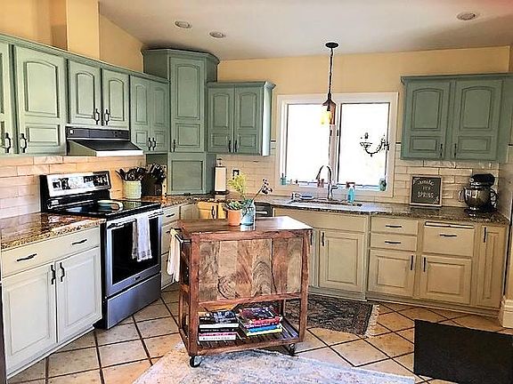 3rd image of 271 Water St