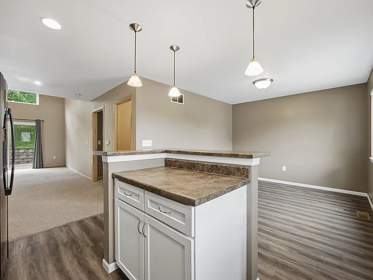 2414 Catskill Ct — Photo 25