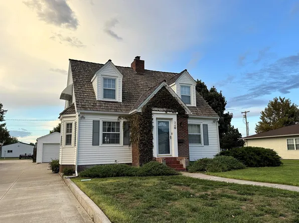 360 W 5th St, Hoisington, KS 67544