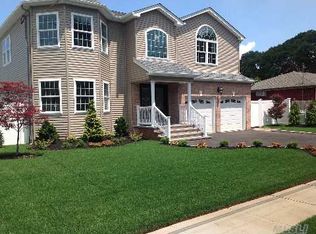 221 Richard Ave, Merrick, NY 11566