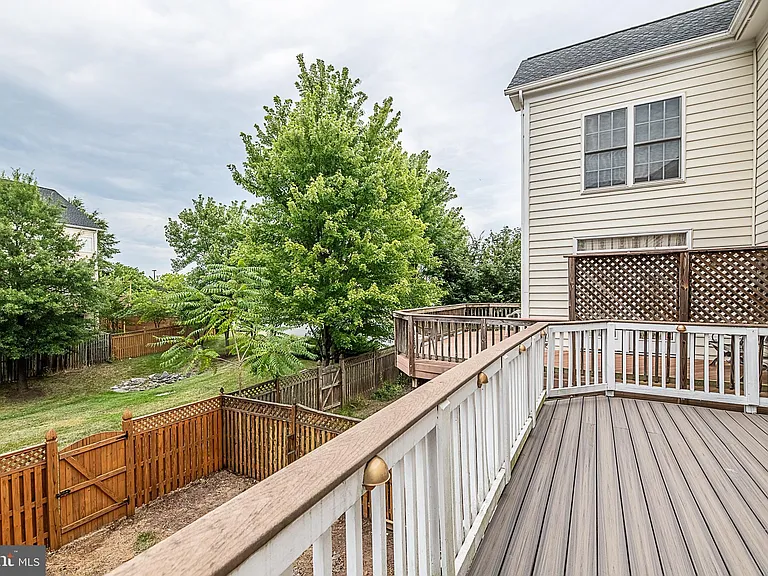 24635 Kings Canyon Sq — Photo 51