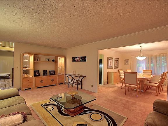 5th image of 3927 W Meadow Ln
