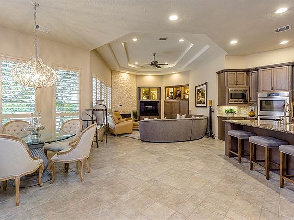 4th image of 4718 Menlo Park Dr