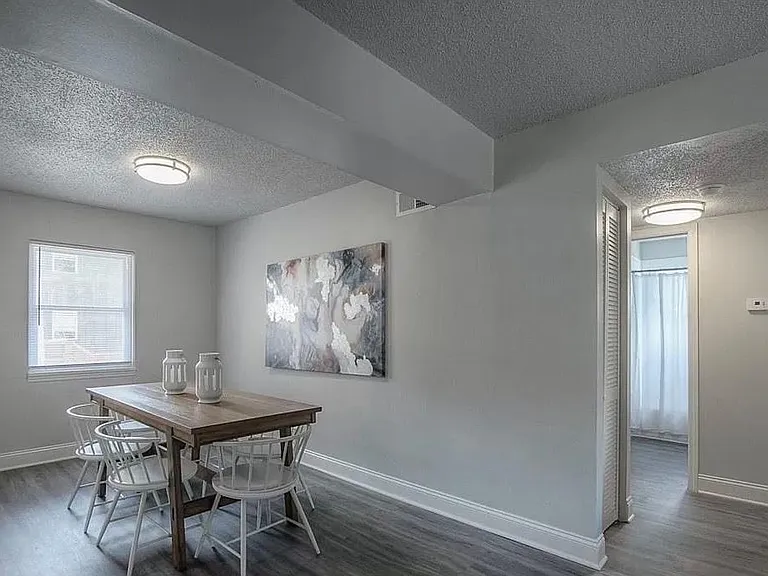423-427 Maple Blvd — Photo 24