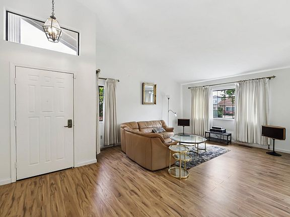 5th image of 151 Doncaster Drive