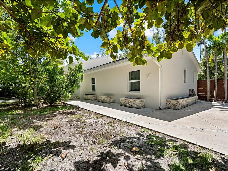 520 Bay Point Rd — Photo 39