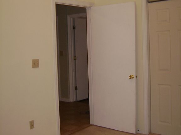 Spacious 2nd bedroom