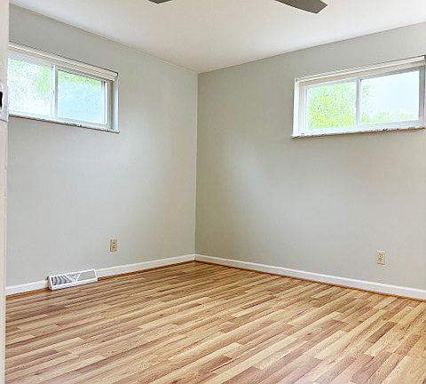 4th image of 3354 Blue Rock Rd