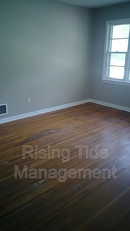 3 bed, 2.0 bath, 1385 sqft, $1,230 — Photo 2