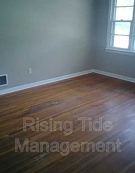 3011 Devon Rd — Photo 2