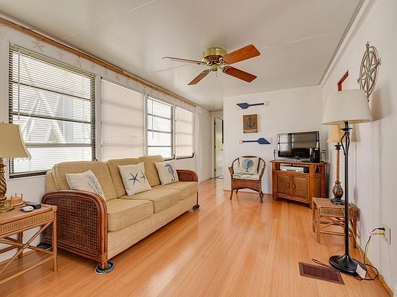 5th image of 701 Spanish Main Dr #144