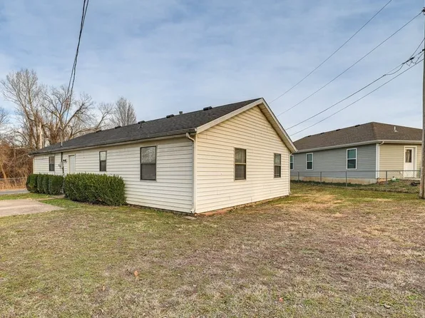2202 W B St, Joplin, MO 64801
