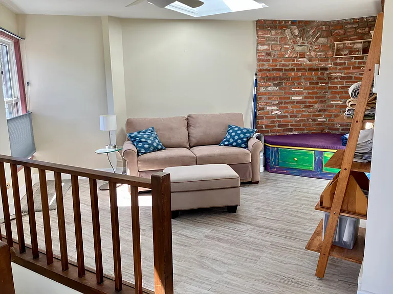 367 Pearl St — Photo 31