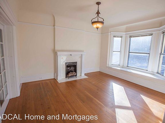 4th image of 2526 Fulton St