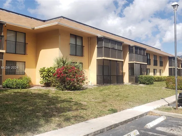 5821 Washington St APT 25, Hollywood, FL 33023