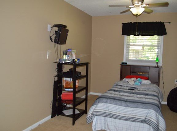 4th image of 105 Camellia Dr