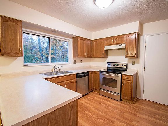 5th image of 1726 Arborwood Dr