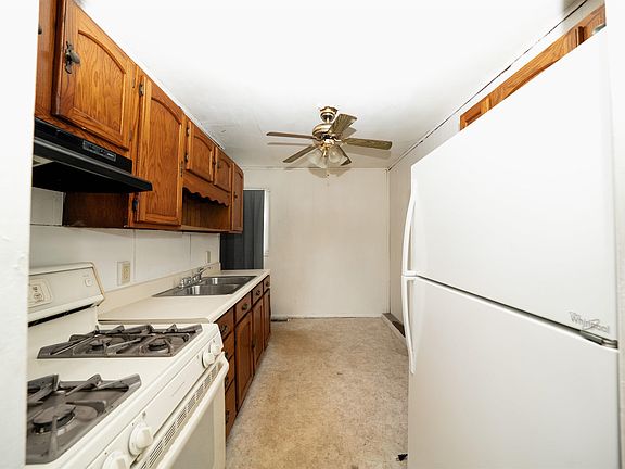 4th image of 221 S Kenmore St