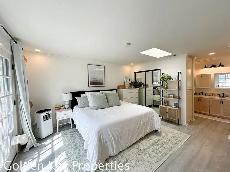 2372 Altisma Way #B — Photo 17