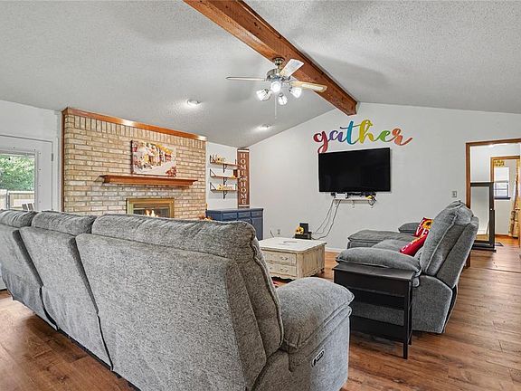 5th image of 305 Mallard Cir