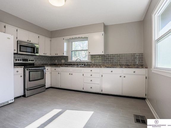5th image of 5553 N 61st Ave