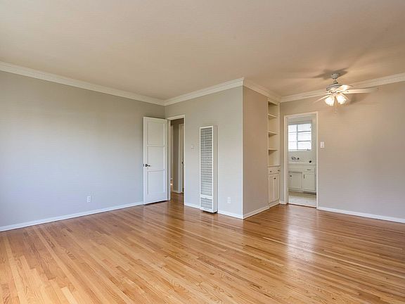 4th image of 683 Levering Ave #0