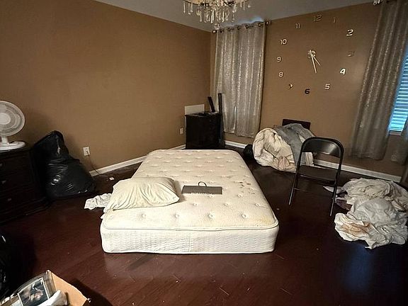 2nd image of 266 Hawthorne Ln