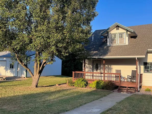 13210 Woodland Dr, Wamego, KS 66547