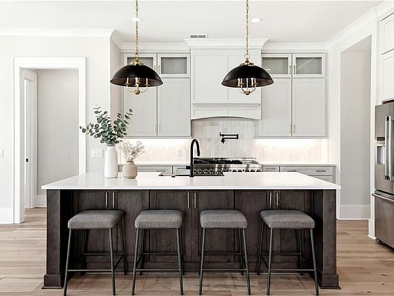 4th image of 231 Aberdeen Way