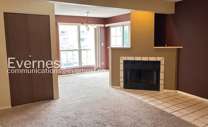 1301 University Ave #C201 — Photo 5