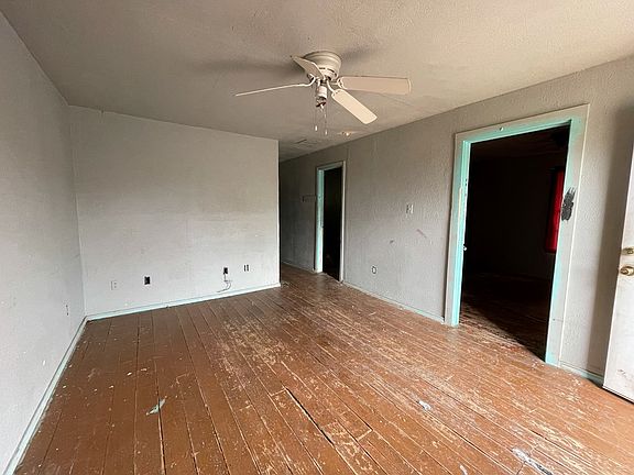 3rd image of 1541 Valerie Dr
