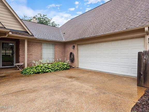 4th image of 9133 Plantation Lakes Dr