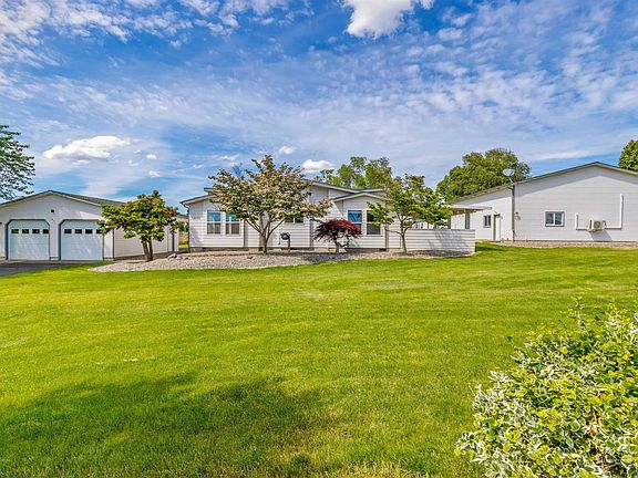 3rd image of 2039 Ripon Ave