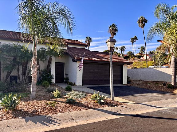 2nd image of 5455 Villas Dr
