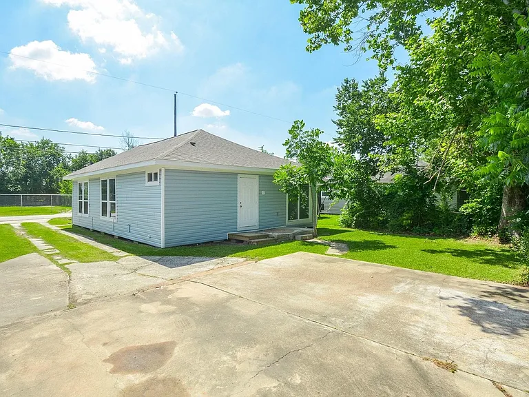 3013 Brackenridge St — Photo 18