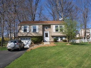 553 Chaparral Dr, Cranberry Township, PA 16066