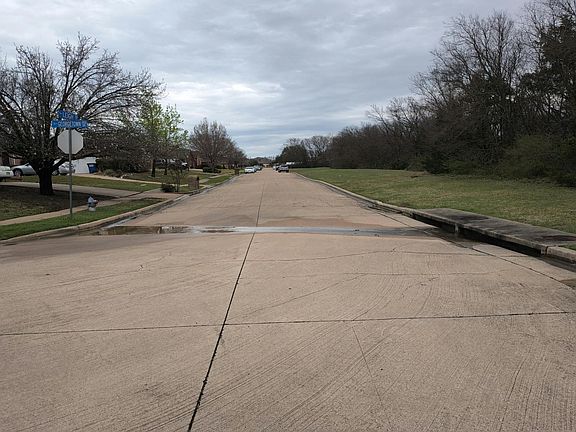 4th image of 3901 Georgetown Dr