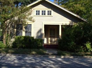 1008 James St, Taylor, TX 76574