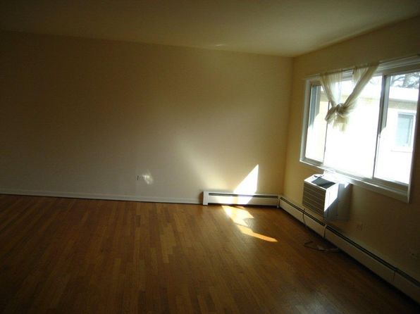 1120 Greenleaf Ave APT 1D