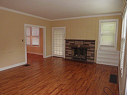 4th image of 5301 Comanche Dr