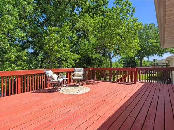 816 NE Swann Rd, Lees Summit, MO 64086