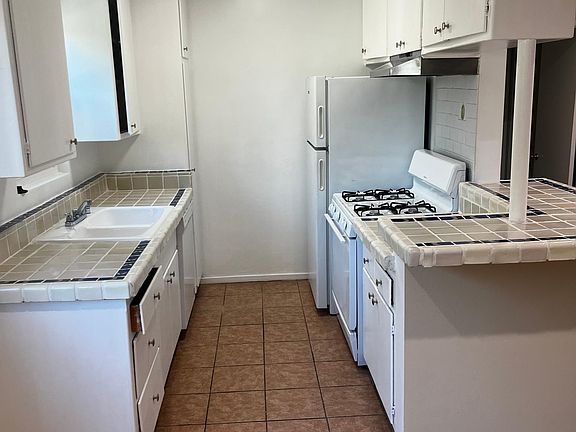 3rd image of 1700 S Bundy Dr APT 8