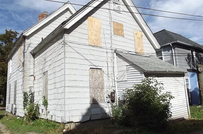 2nd image of 315 Washtenaw Rd