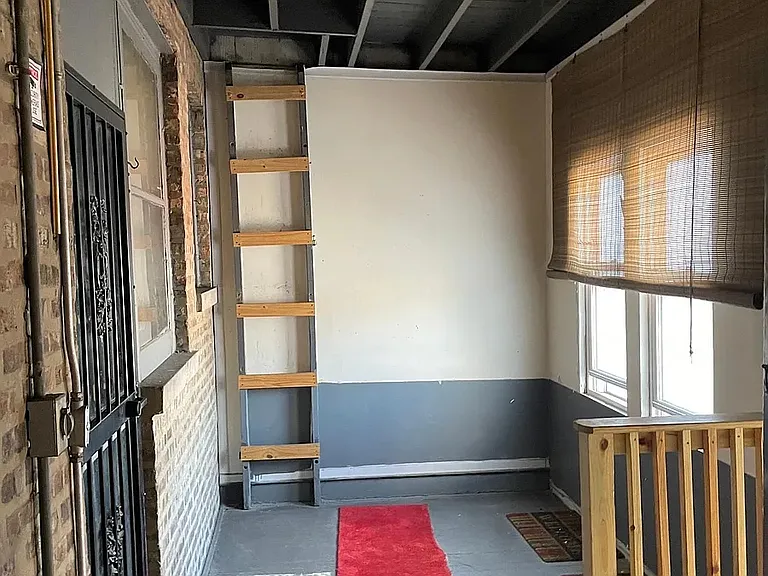 8352 S Maryland Ave #3 — Photo 5