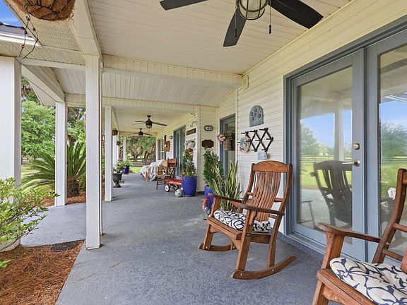 5th image of 391 SW Equestrian Way