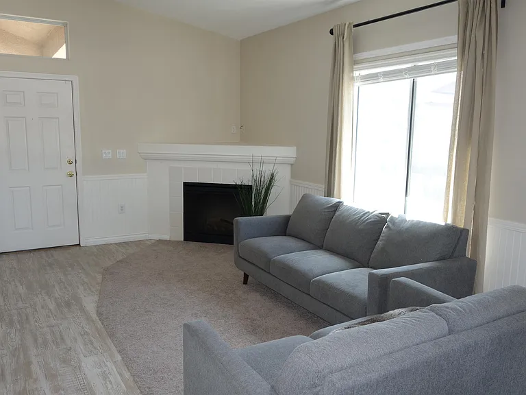 2305 W Horizon Ridge Pkwy #1323-1 — Photo 17