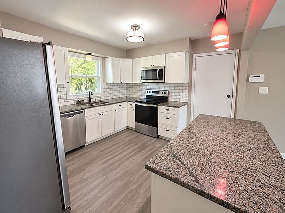 4th image of 6912 Laurel Ave