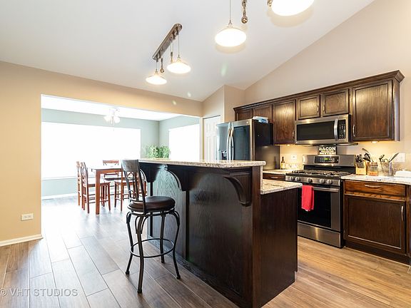 3rd image of 3007 Chestnut Pointe Dr