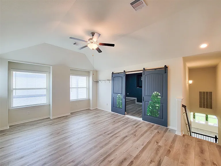 28638 Monarch Cliffs Dr — Photo 33